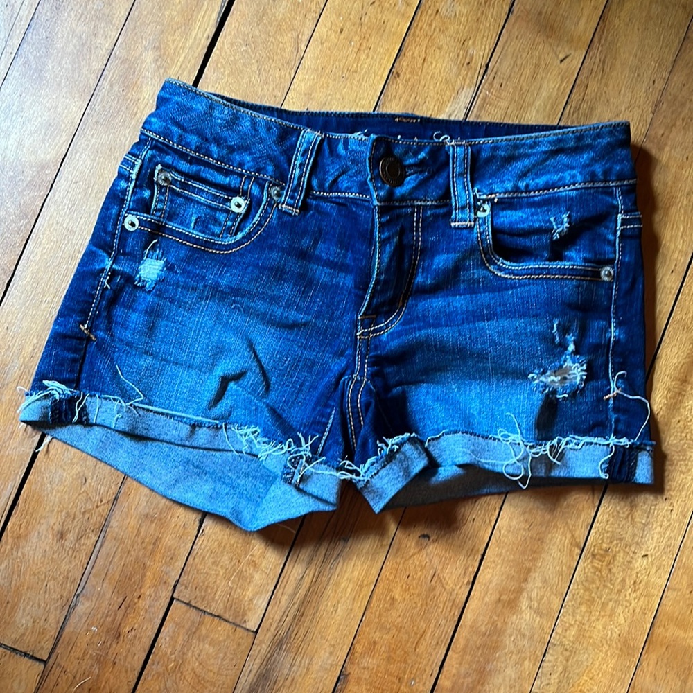 American Eagle denim shorts. Excellent condition, front pockets intact.